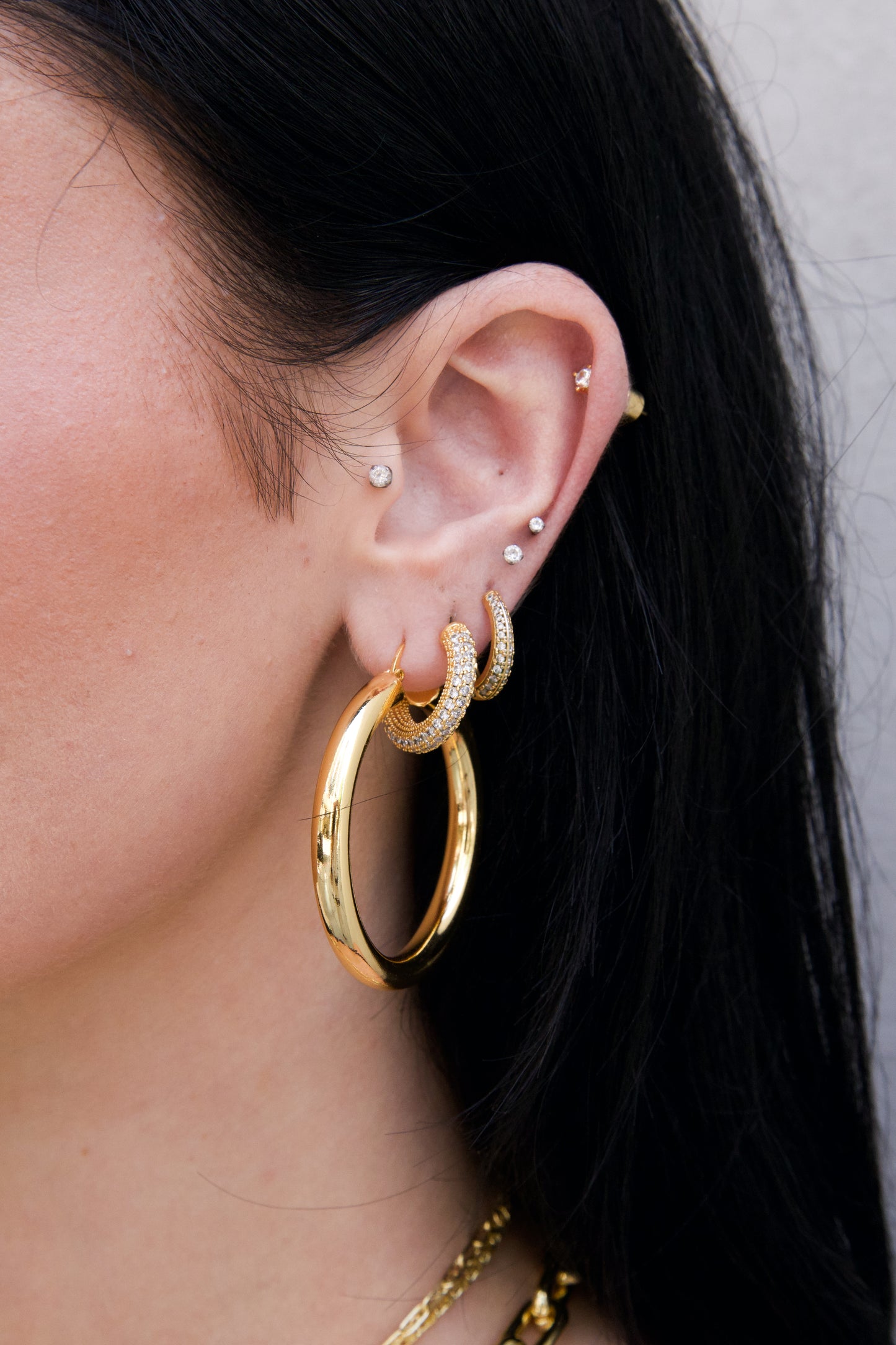 MUST FOUR HINGE HOOPS
