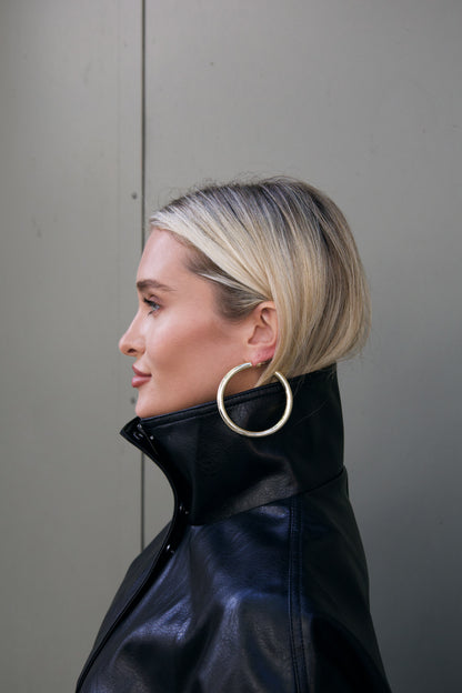 MUST SEVEN HOOPS