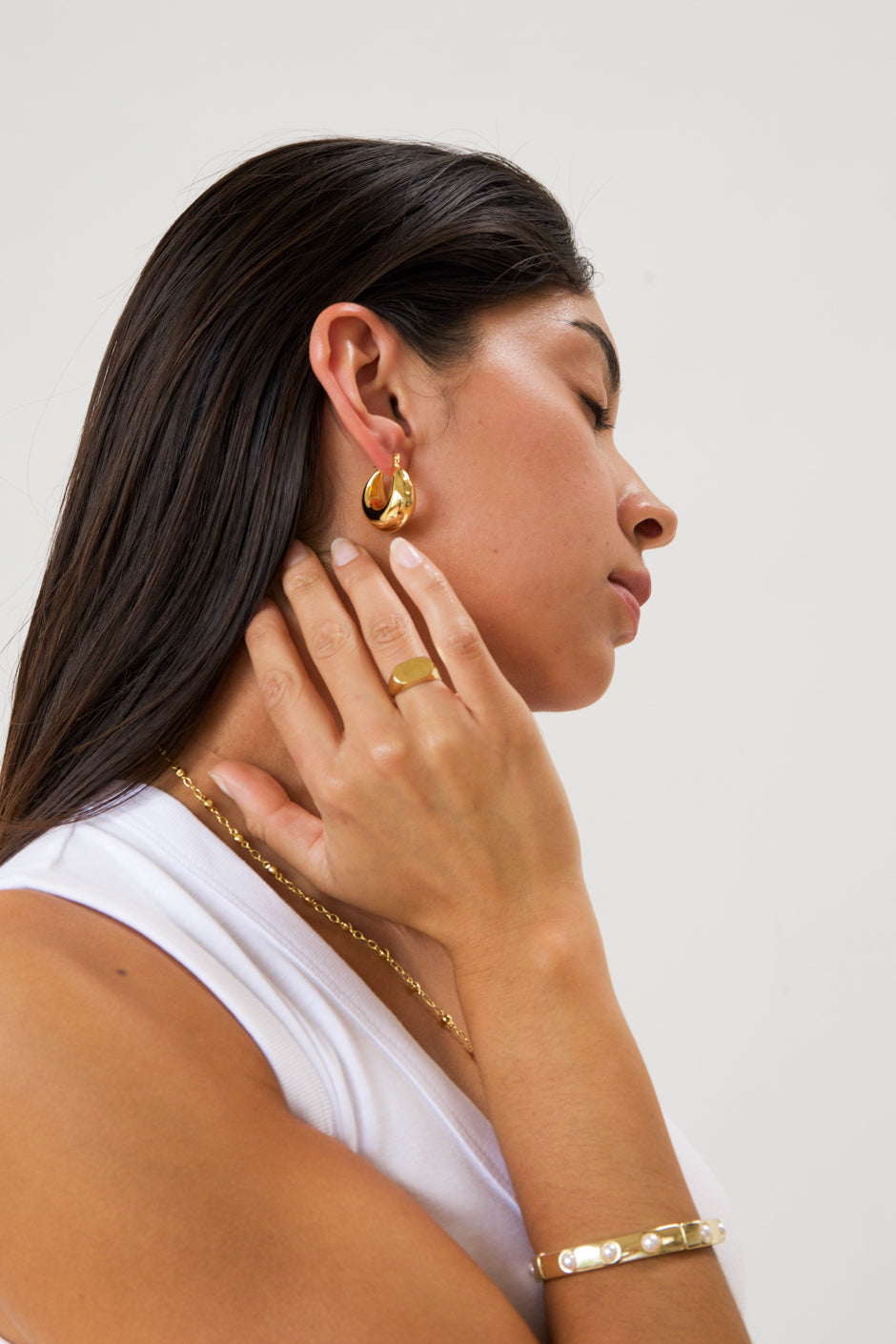 SCOOP TWO HOOPS