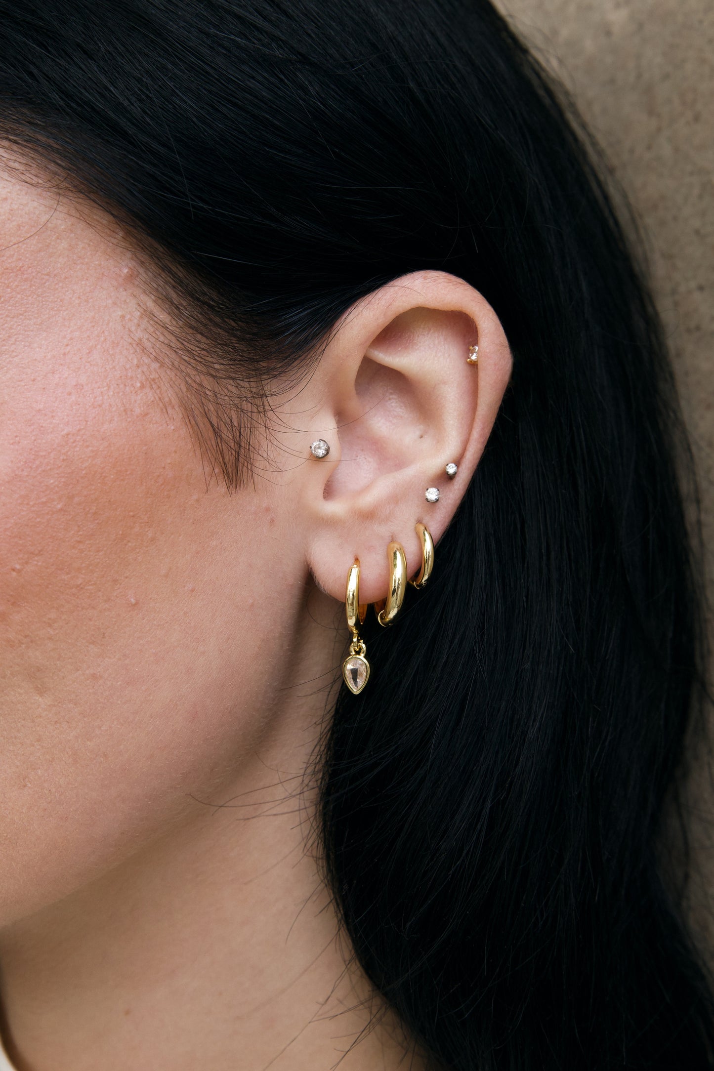 HUGGIE MARQUIS EARRINGS GOLD